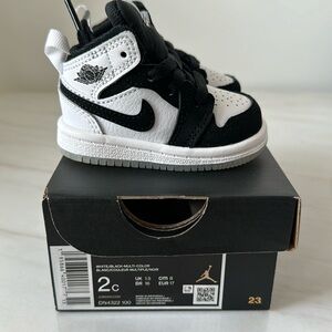Jordan 1 black and white toddler 2C